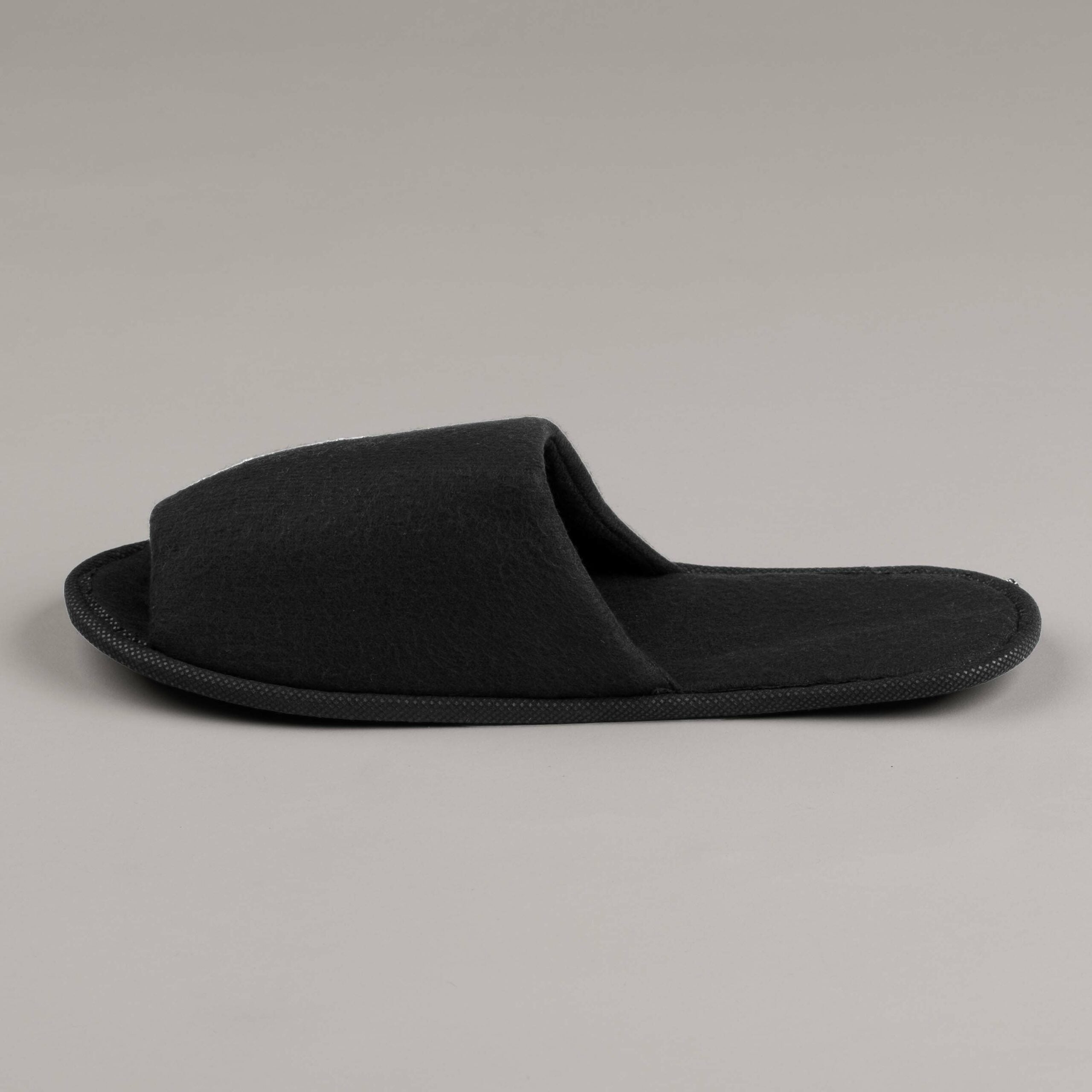 Basic nyitott szállodai papucs, 30 cm, fekete
